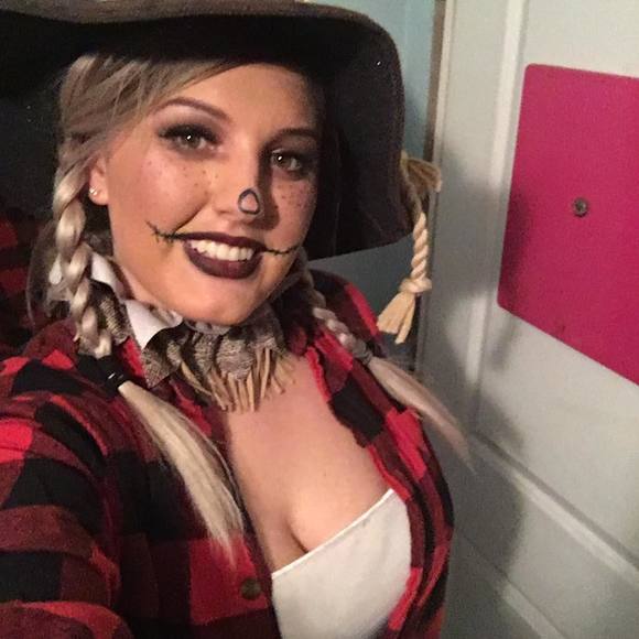 Meet your Posher, Liz - Picture 1 of 1